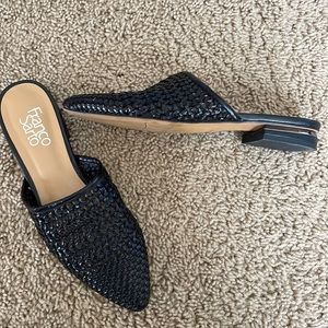 𝅺Franco sarto leather slides sz 6